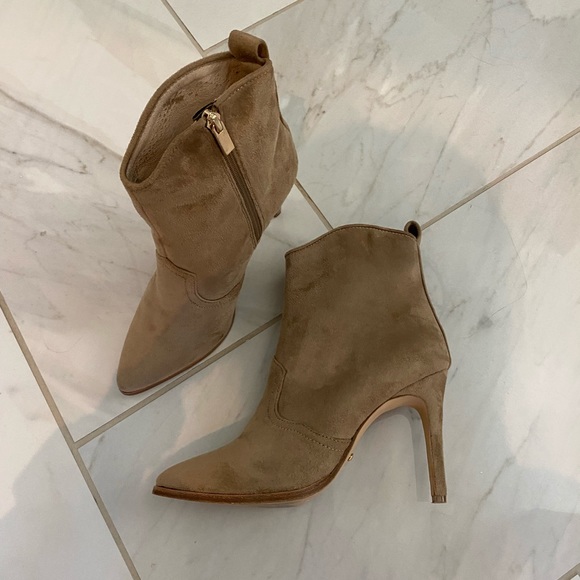 Revolve Raye Booties 8.5 - Picture 3 of 6